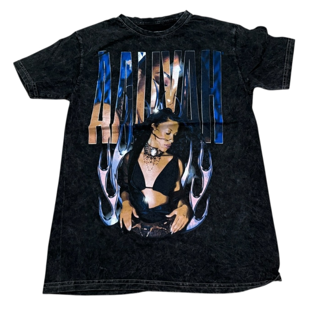 Aaliyah‎ Flaming Pose Shirt Graphic Black T-Shirt vintage Design size small